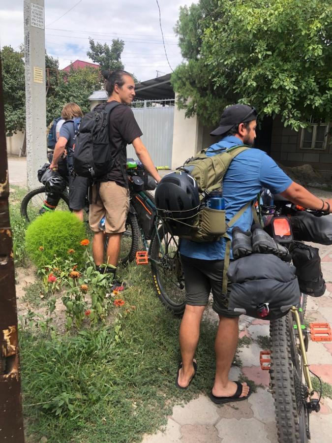 בישקק Nomads Home מראה חיצוני תמונה