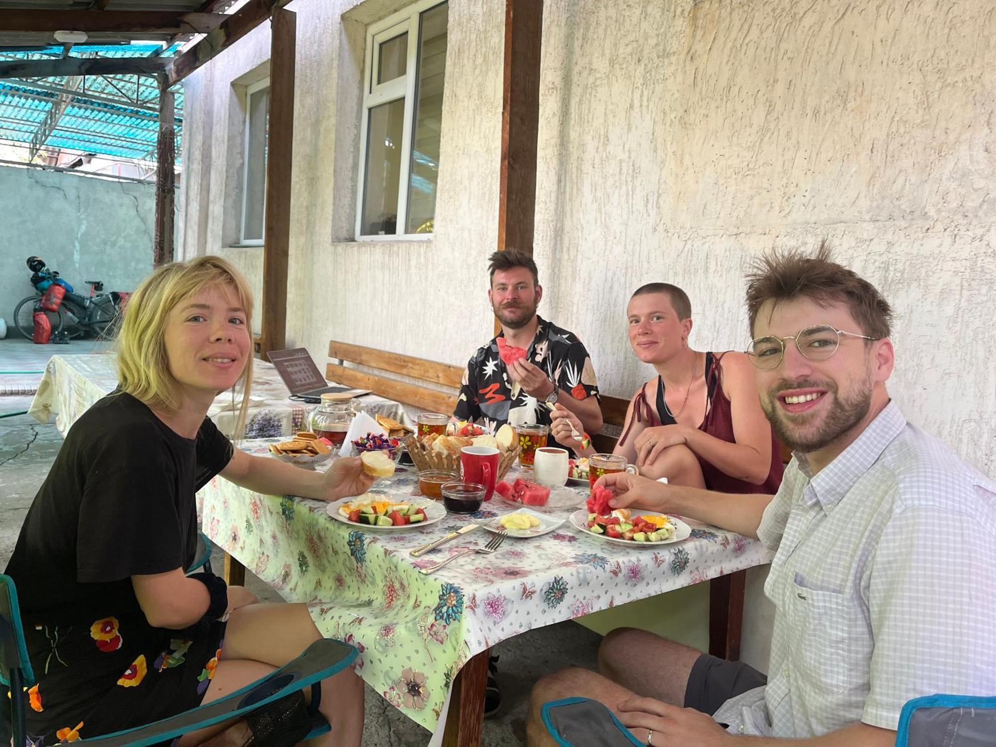 בישקק Nomads Home מראה חיצוני תמונה